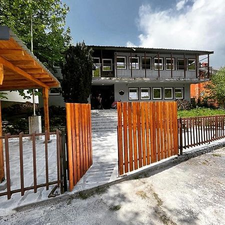 Vertical Hostel Mavrovo Eksteriør billede